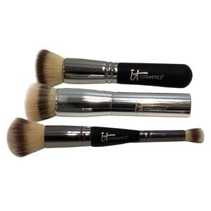 🍄 IT Cosmetics Professional Brush Trio - 3pc